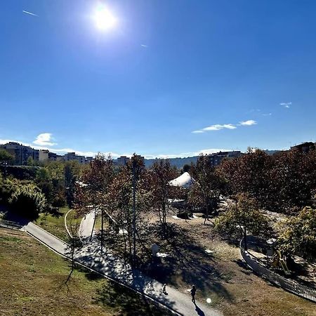 Acogedor Apartamento Entero Apartment Terrassa Bagian luar foto