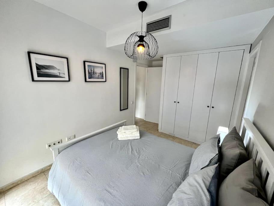 Acogedor Apartamento Entero Apartment Terrassa Bagian luar foto