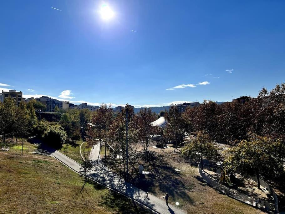 Acogedor Apartamento Entero Apartment Terrassa Bagian luar foto