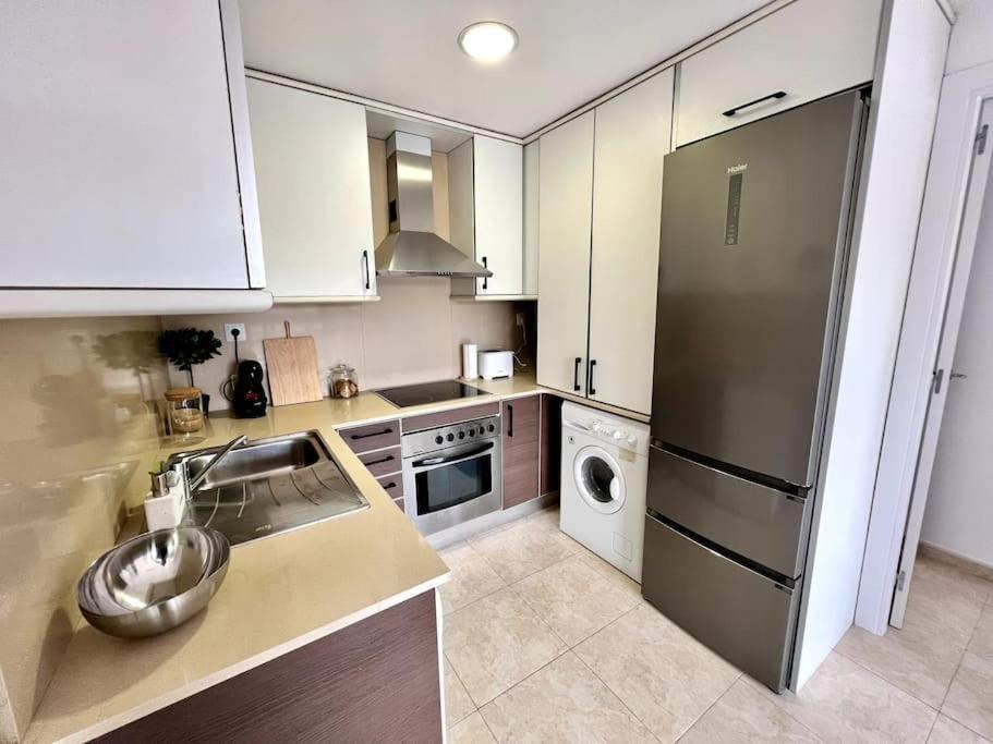 Acogedor Apartamento Entero Apartment Terrassa Bagian luar foto